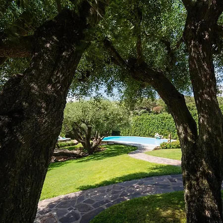 Smeralda Punta Lada Vila *