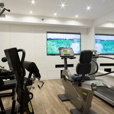 Smeralda Punta Lada Vila *