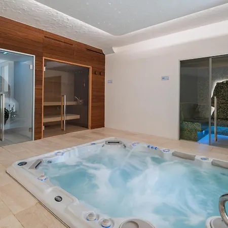 Villa Smeralda Punta Lada *