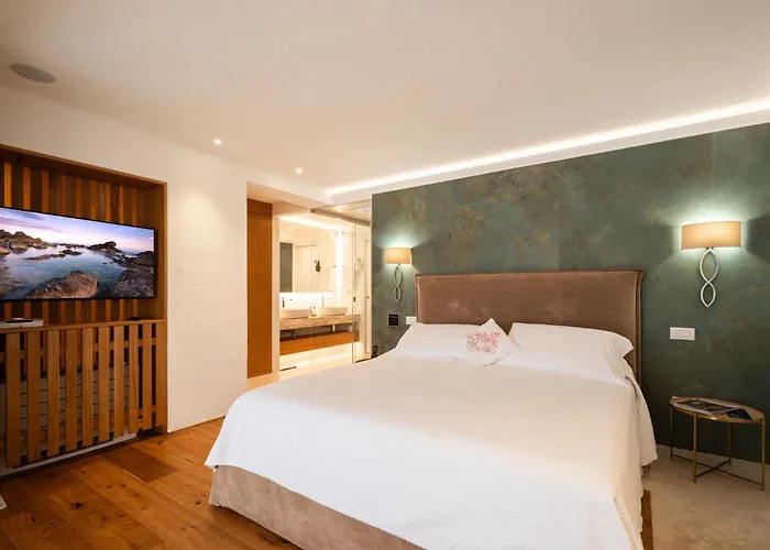 Smeralda Punta Lada *